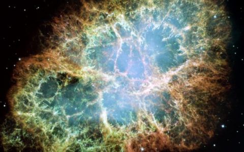 能量最强的蟹状星云伽马射线撞击地球，能量是大型强子对撞机的十倍
