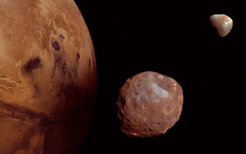 一颗火星特洛伊小行星可能是月球分裂出去的