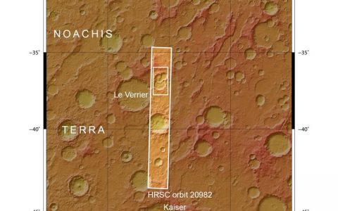 火星上发现神奇的三重撞击坑陨石坑