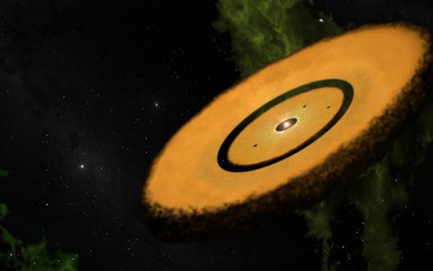 彼得潘行星盘：能够维持数千万年的原行星盘，比一般的存在时间长十倍