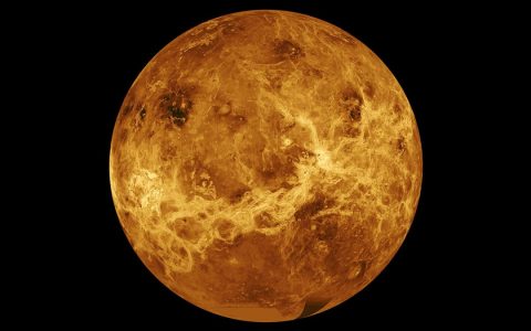 科学家认为是木星将金星推入现在的轨道从而导致其不再宜居