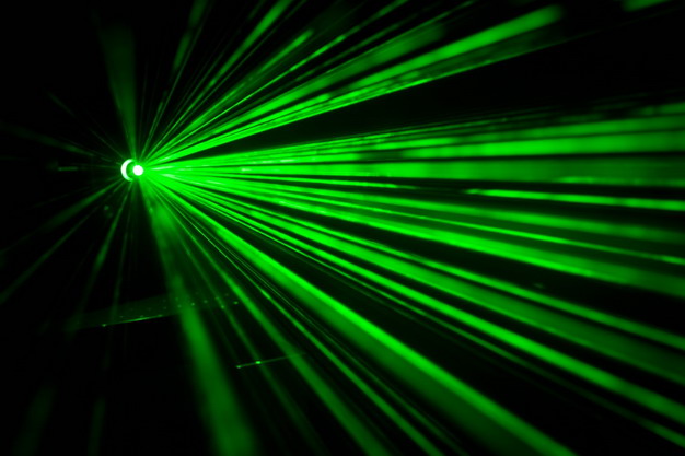 科学家开发激光牵引光，为了控制闪电的方向以便于击中目标物