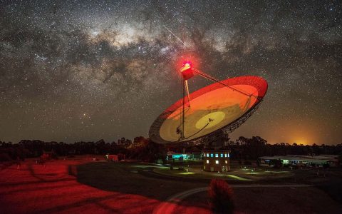 天文学家在比邻星附近发现一个有趣的信号