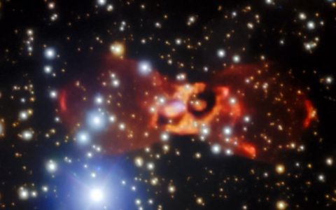 超新星狐狸座CK的新发现：星云中的铝同位素可能是白矮星和棕矮星相撞的结果