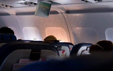 各种泄漏到飞机机舱中的化学物质会对乘客健康造成威胁
