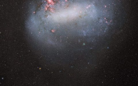 科学家描绘大、小的麦哲伦星系的高清图片