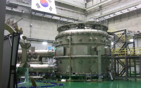 韩国核聚变技术突破世界纪录，超过1亿度的人工太阳还能维持20 秒
