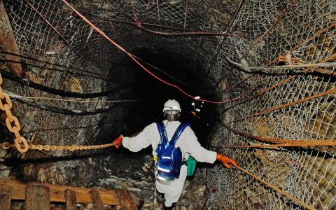 姆波尼格金矿：世界上最深的矿井，深达4公里