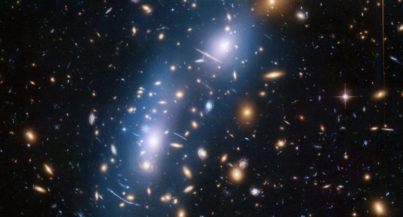 科学家发现巨大的星系弧，这可能会颠覆爱因斯坦的宇宙学