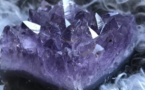 12种最常见的蓝色或紫色石头矿物图鉴