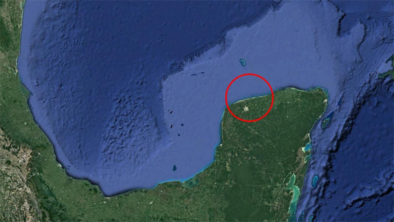 在现代地图上希克苏鲁伯陨石坑的位置示意图，位于墨西哥