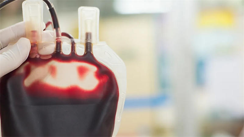 正确献血对身体没有伤害，还能够帮助到别人