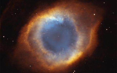 螺旋星云（NGC 7293）：宇宙中的上帝之眼