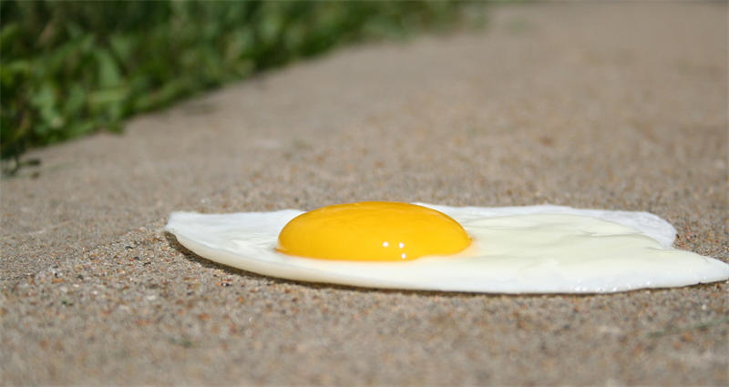 地表温度超过70℃就能够煎鸡蛋了