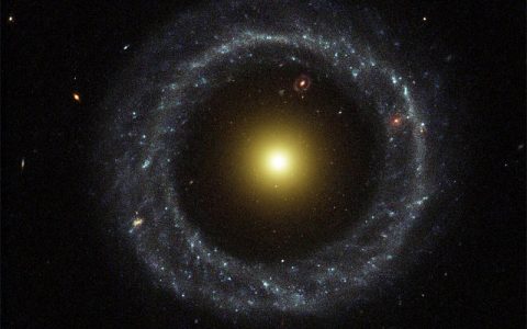 霍格天体：独特的圆环状星系