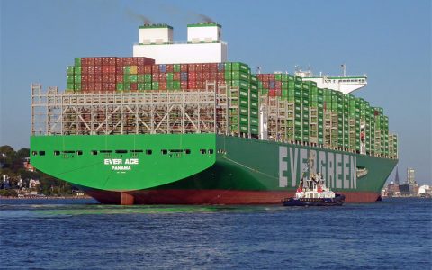 长荣A级：世界上最大的集装箱船，能装24000个标准集装箱