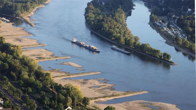 莱茵河每年有超过3亿吨货物运输