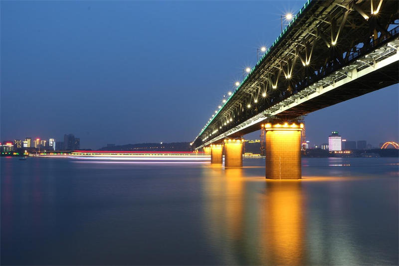长江是世界第三长的河流，也是我国最长的河流