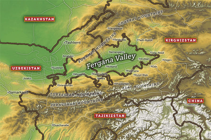 费尔干纳盆地的大部分面积都分布在乌兹别克斯坦境内，但是也有一些分布在塔吉克斯坦和吉尔吉斯斯坦境内，三国在这里的边境线非常复杂