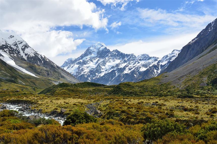 新西兰拥有很多3000米以上的高山
