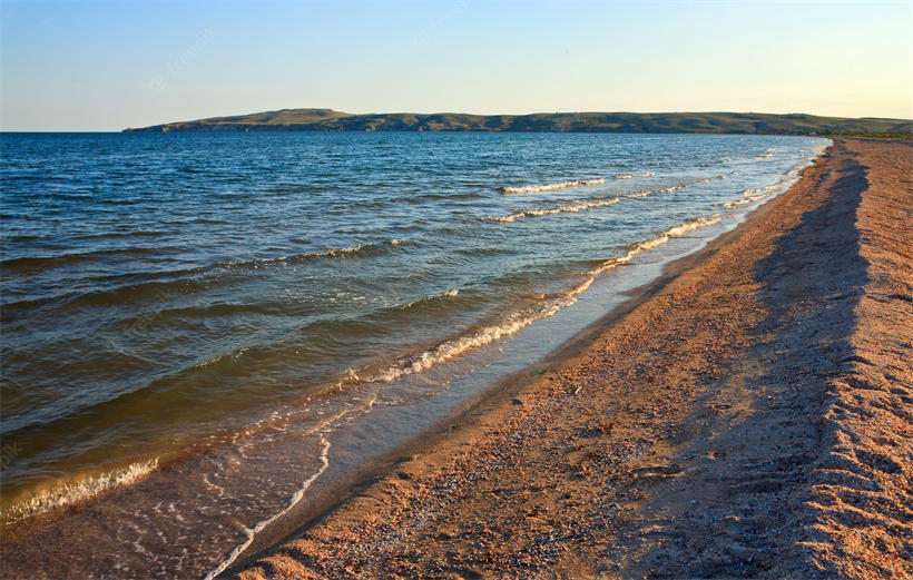 亚速海海水将海底的沙子冲击成各种沙嘴沙洲