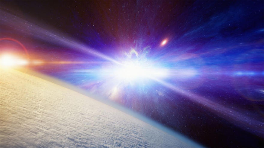 对于地球生命而言，超新星爆发的安全距离是50光年，最低不能少于30光年