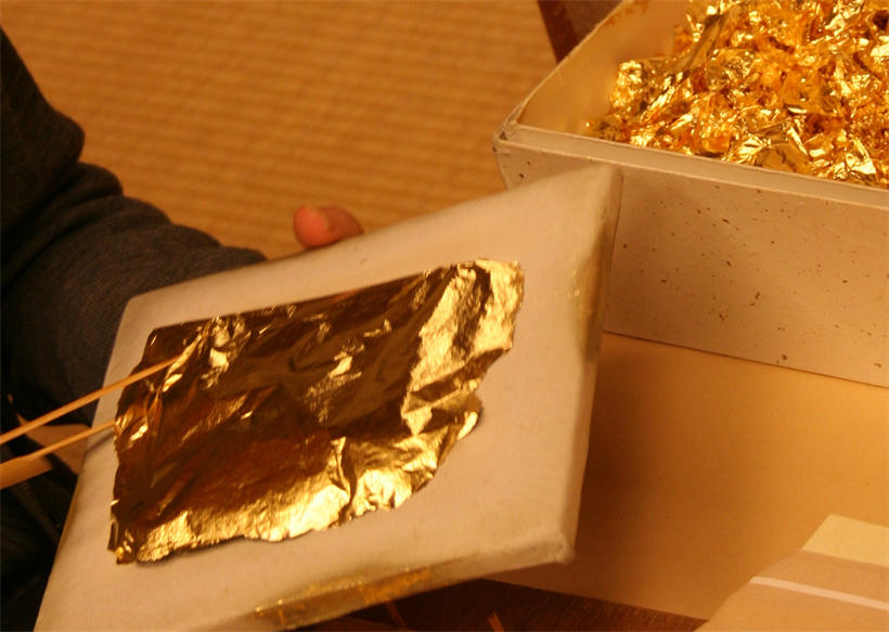 黄金可以打造成厚度只有100纳米的金箔