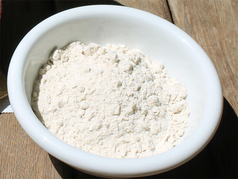 白色的面粉是一种常见的有机化合物