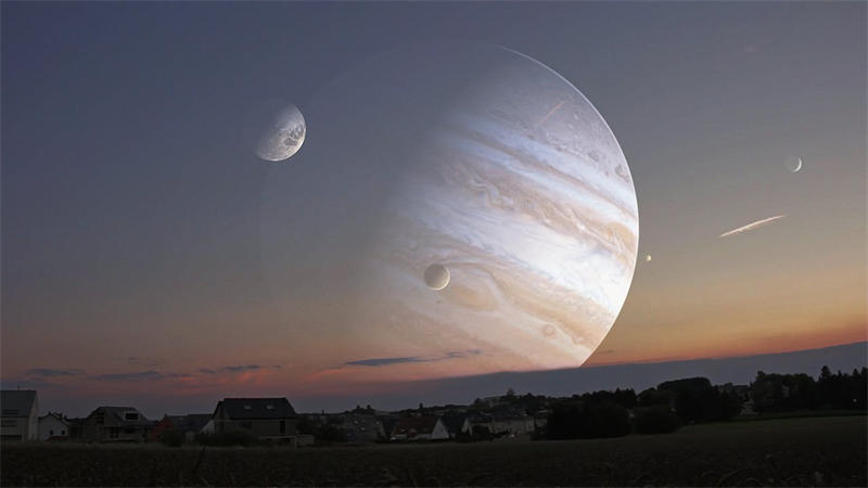 木星远大于月球，所以当月球变成木星的时候，在地球上就能看到这样的场景