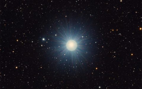 南河三：距离地球最近的次巨星