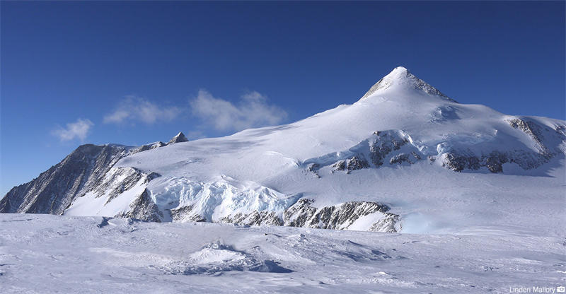 文森山是南极洲最高峰