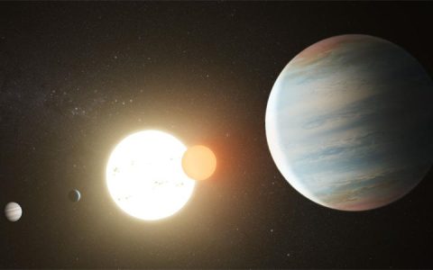 开普勒47b（Kepler-47b）：绕着双星系统的系外行星