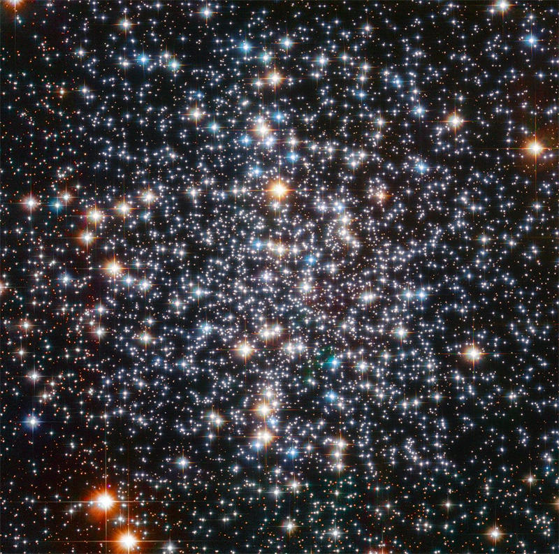 哈勃太空望远镜拍摄的M4球状星团的中心区域。来源：NASA